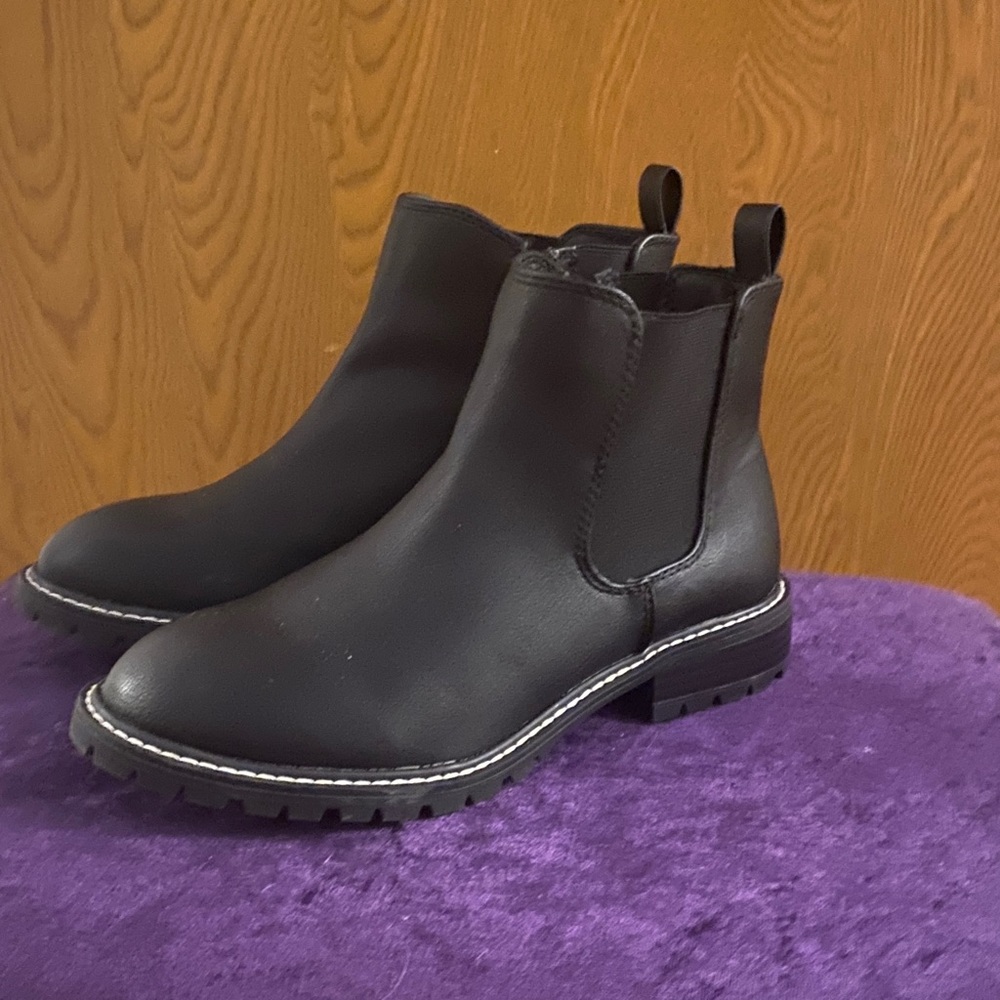 Torrid Chelsea Boots Size 6.5